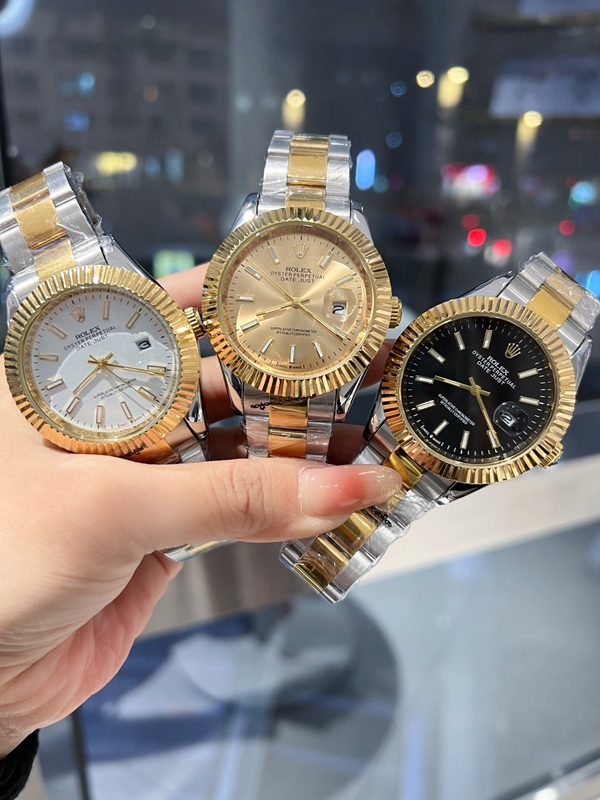 ブランド時計背面デザイン